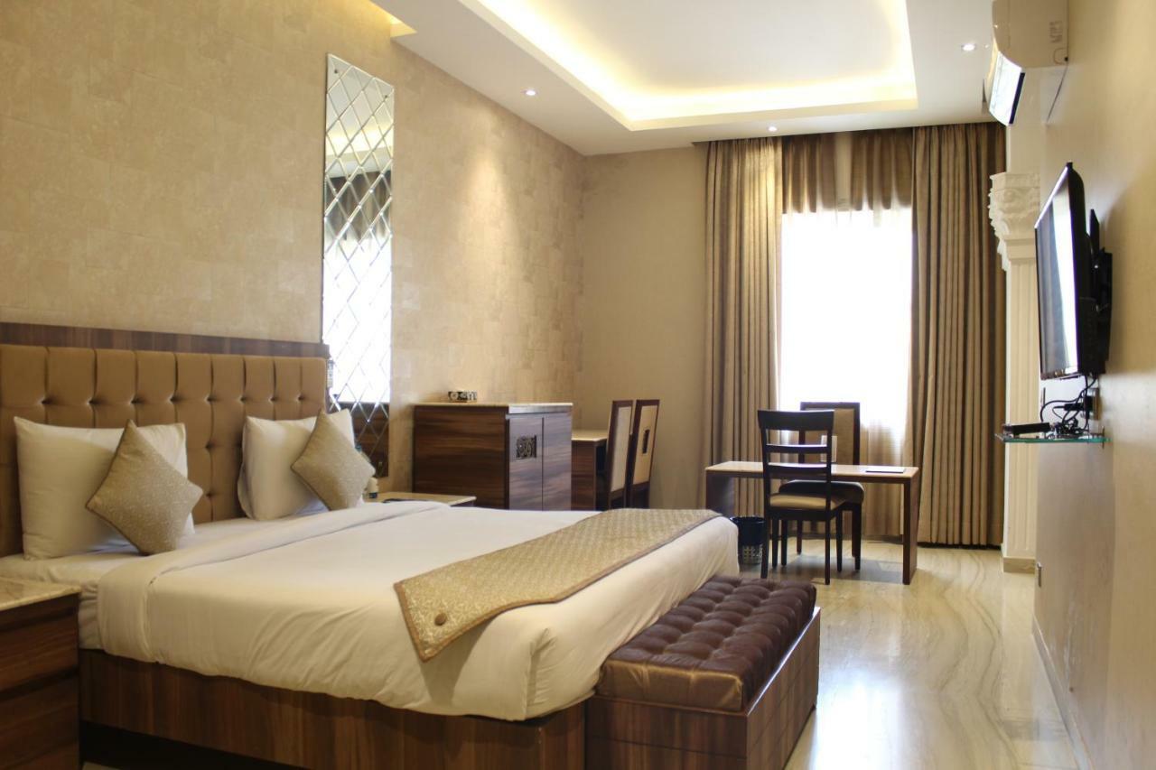 Royal Residence Iffco Chowk Гургаон Екстериор снимка
