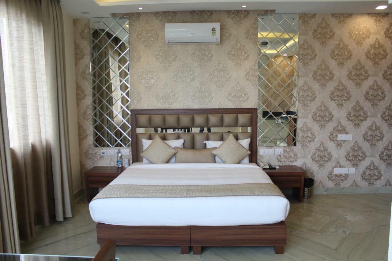 Royal Residence Iffco Chowk Гургаон Екстериор снимка